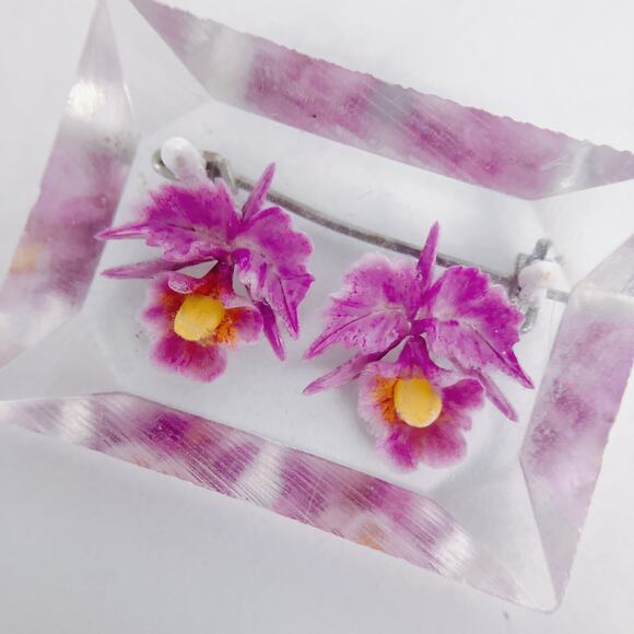 Mid Century Reverse Carved Lucite Orchid Brooch Clear Floral VTG Novelty Jewelry - Picture 4 of 8